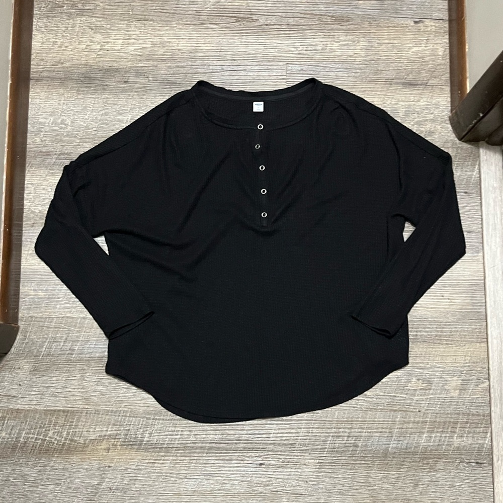 XL old navy black Henley never worn